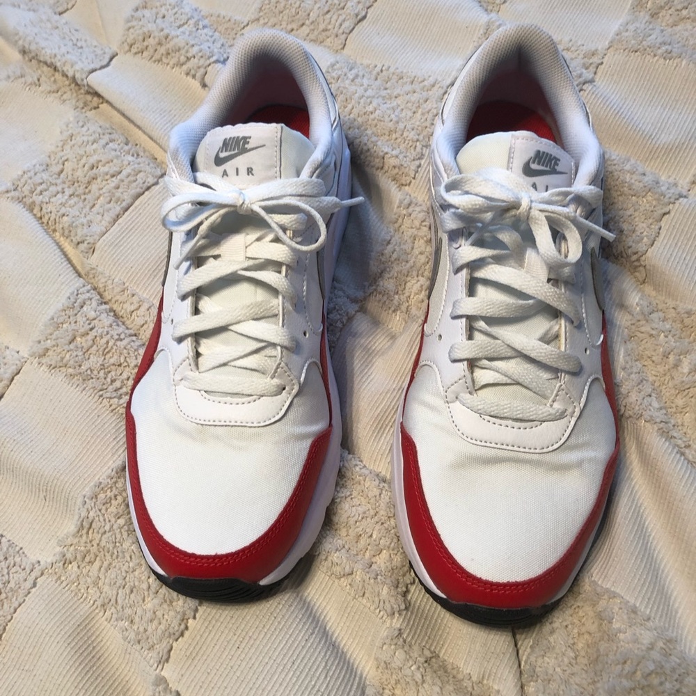 Nike Men's White and Red Air Max